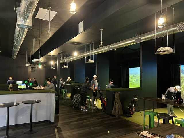 Stingers Indoor Golf