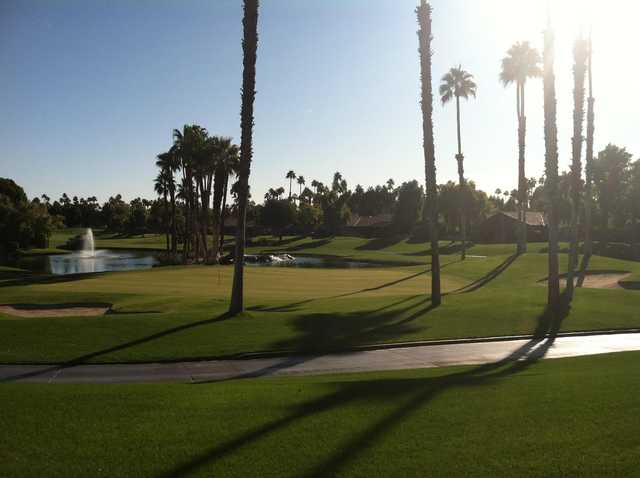 The Lakes Country Club