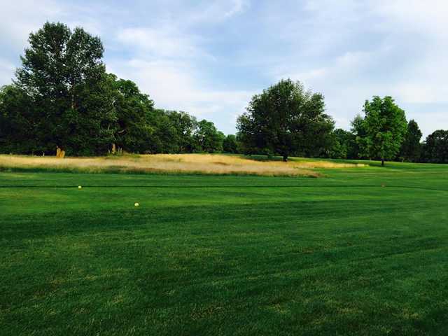 A view of a tee at Green Acres Golf Club