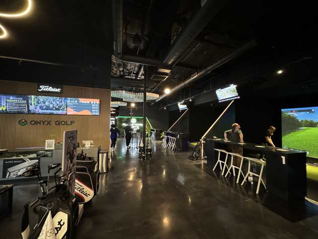 Onyx Golf- Indoor Golf Cafe & Lounge