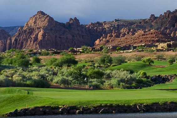 A view of a green with water coming into play from Entrada at Snow Canyon