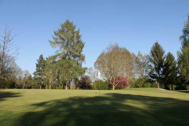 A view of a green at Metz Cherisey Golf Club