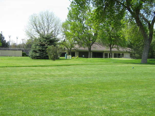 A view of the clubhouse at Cottonwood Country Club