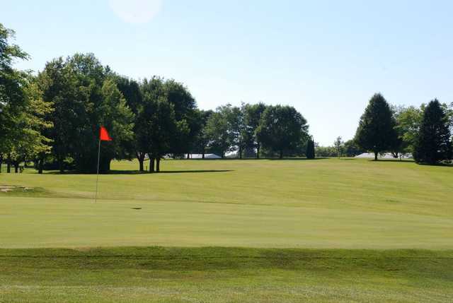 3-30 Golf & Country Club