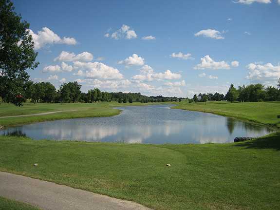 A view of a tee at Willows 9 from Winchester Golf Club