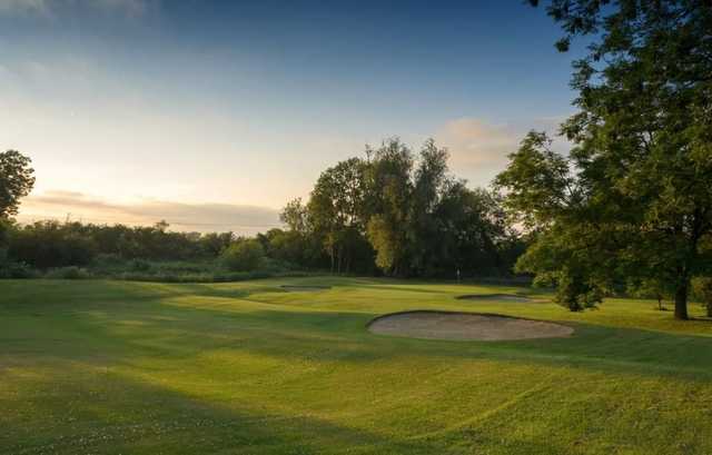 The bunker-protected 16th green at Glen Gorse Golf Club