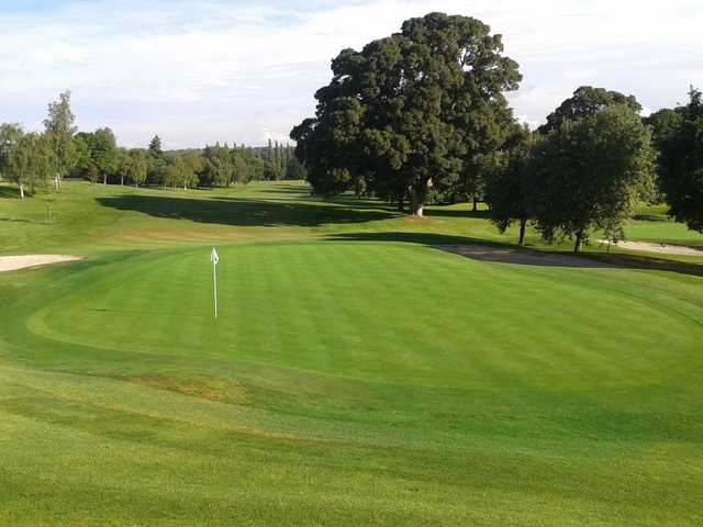 A view of a hole protected by bunkers at Hermitage Golf Club