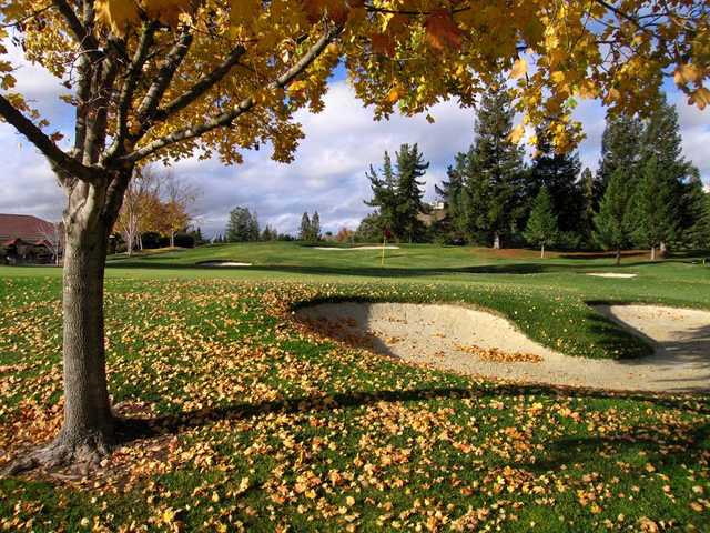 Round Hill Country Club