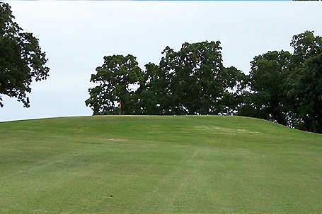 A spring day view of the 2nd hole at Gil Morgan Golf Course