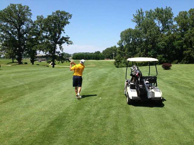 A sunny day view from Robbinhurst Golf Club