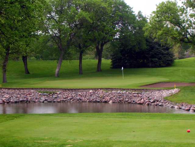 Moorhead Country Club