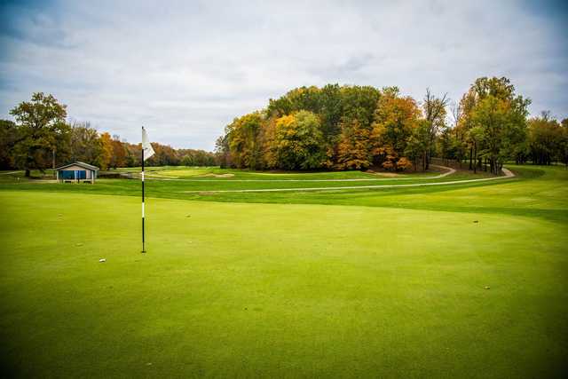 A sunny day view of a hole at Hulman Links Golf Course (Brendan Kearns).
