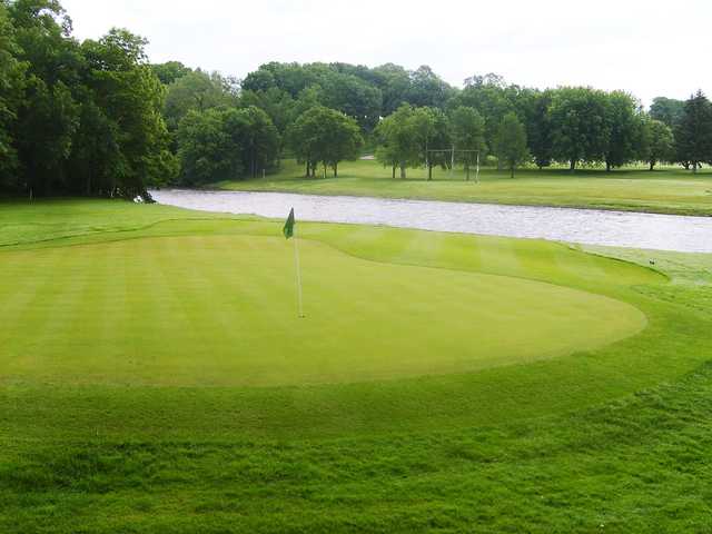 Sunny Brae Golf & Country Club