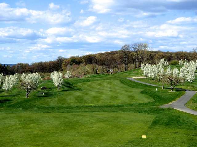 Apple Greens Golf Course
