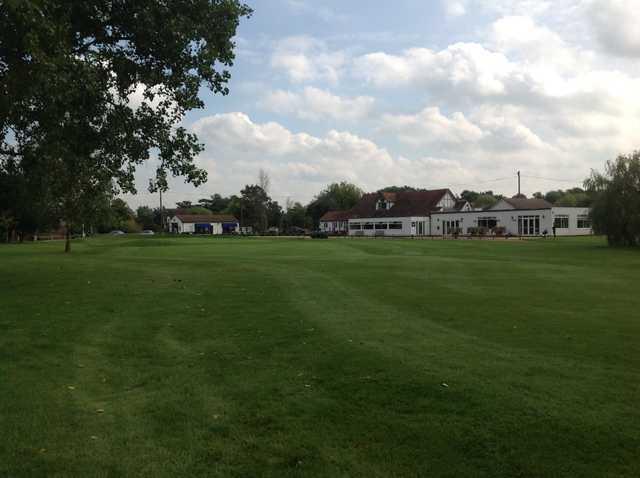 The approach to the 18th over looking the clubhouse at Laleham Golf Club