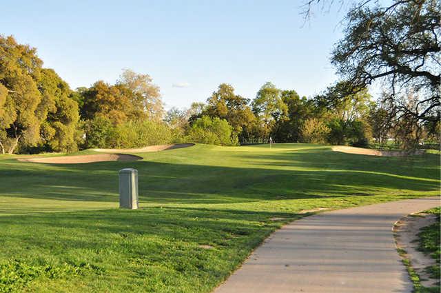 Haggin Oaks Golf Complex - Alister MacKenzie