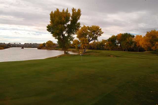 A fall day view of a hole at Green River Golf Course.