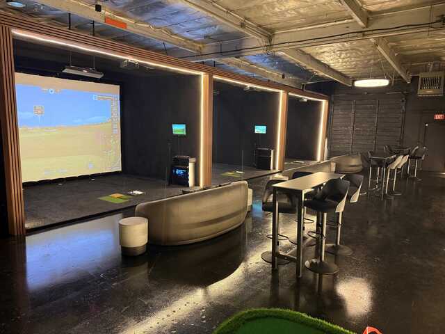 100 Yards Golf Studio