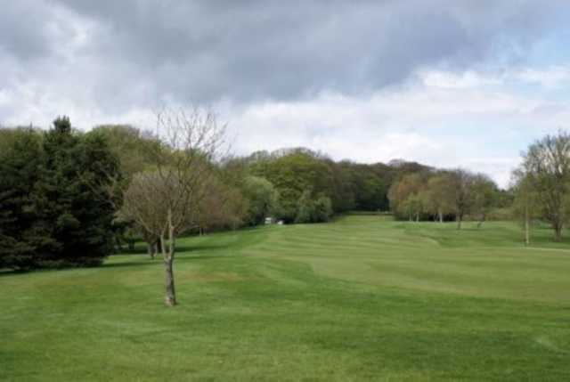 A view of the 7th approach at Chesterfield Golf Club