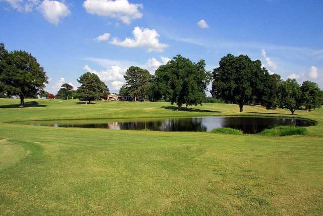 Pinecrest Country Club