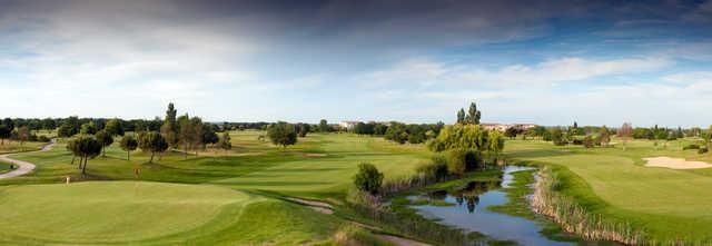 A view of a green at Toulouse-Seilh Golf Club.