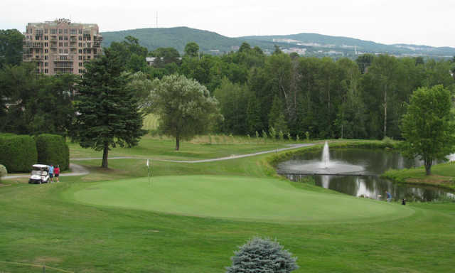 A view of a green at Club de Golf Sherbrooke