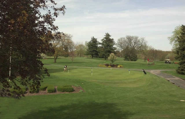 A view of the practice putting green at Maplecrest Country Club.