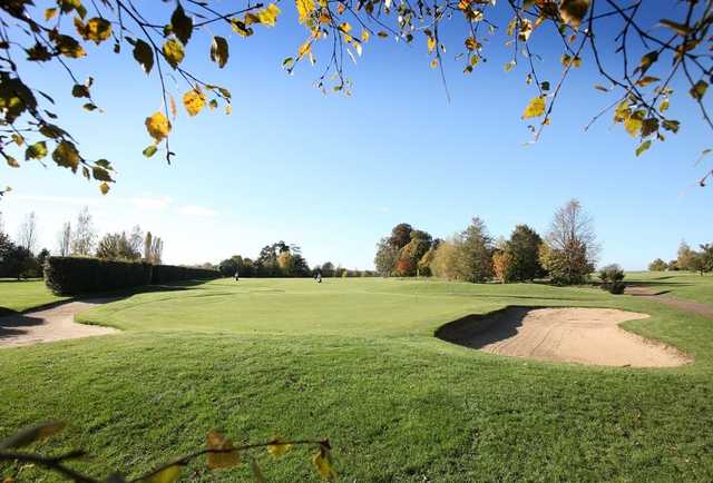 Well protected green on the 17th from Hennerton Golf Club