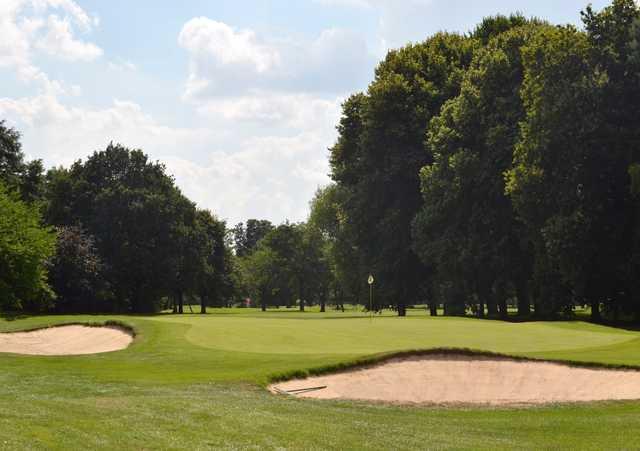 The 5th green and greenside bunkers at Northenden Golf Club