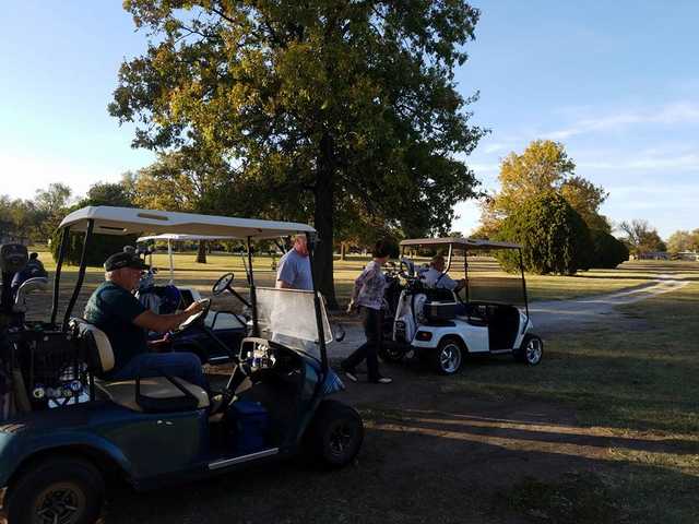 Lyons Town & Country Club