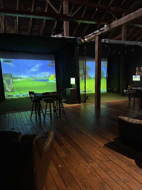 Mulligans Indoor Golf
