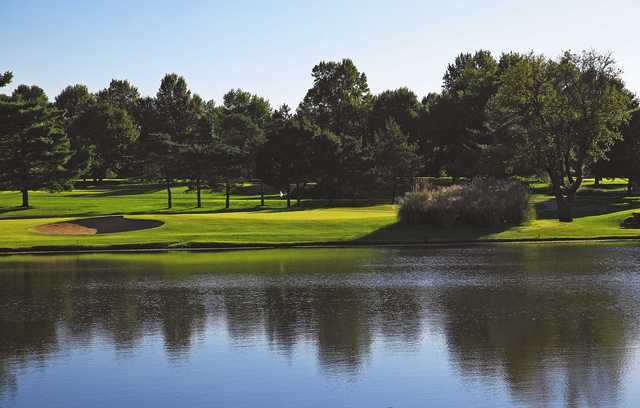 Meadowbrook Golf & Country Club