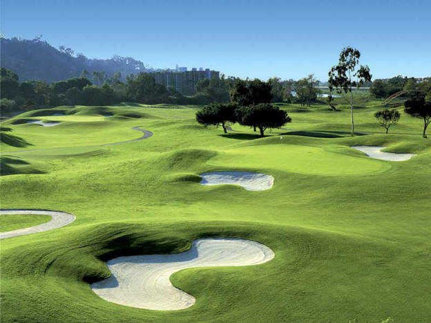A view of a green at Cedar Ridge Golf Course (GolfDigest)
