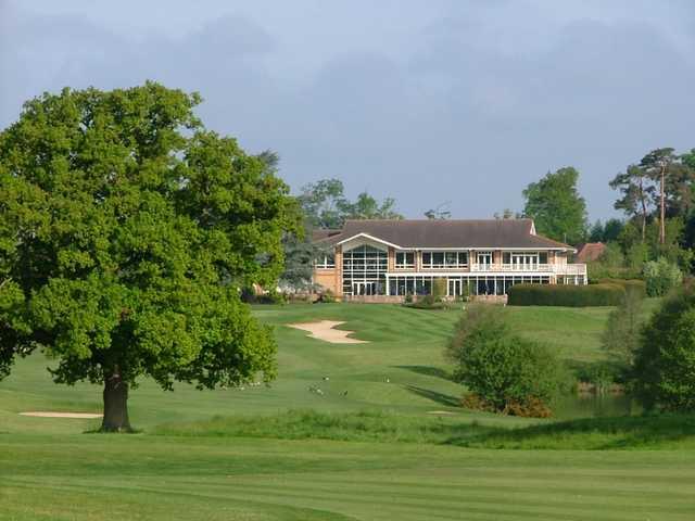 Beatiful shot of the 18th hole and on looking clubhouse at Chartham Park Golf Club