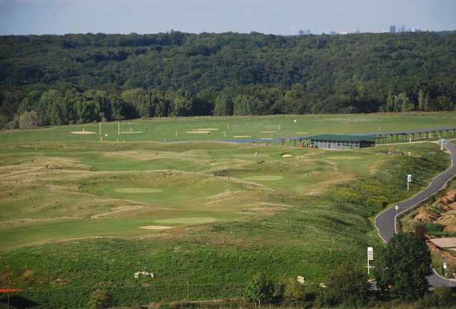 A sunny day view from DailyGolf de Buc-Grand Versailles
