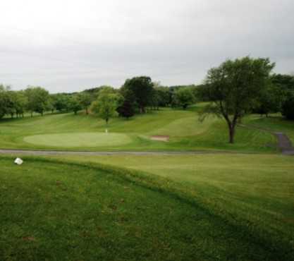 A view from a tee at Pheasant Valley Country Club (Golfcourseranking)
