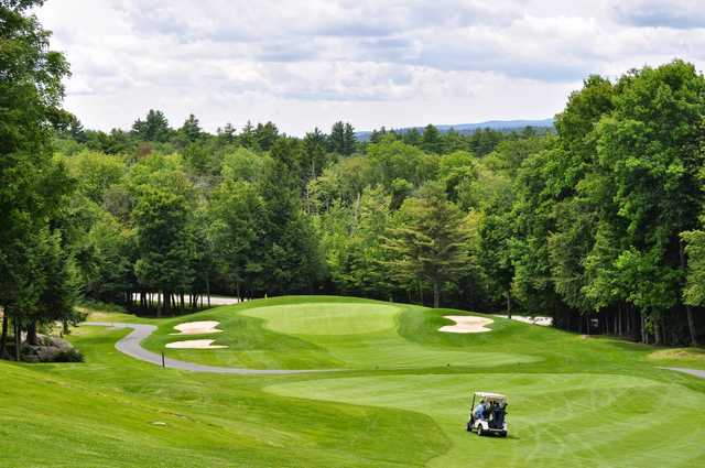 A view of a hole flanked by bunkers at Eastman Golf Links