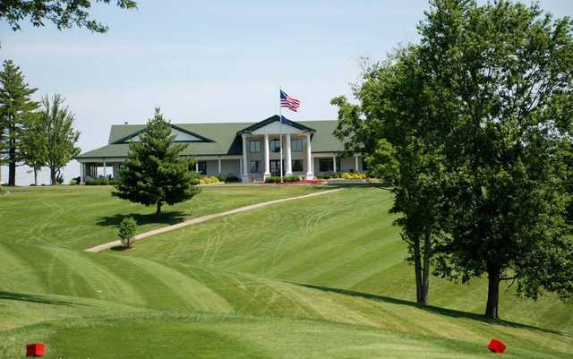 A view from the red tee and the clubhouse at Dearborn Country Club (Doris Smith).