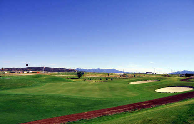 A view hole #9 at Paradise Golf Resort