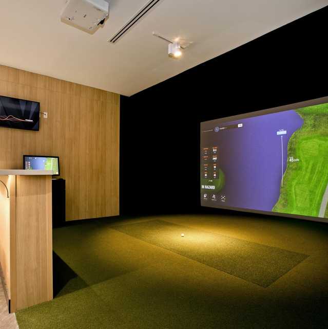 Golf Home Simulator and Lounge
