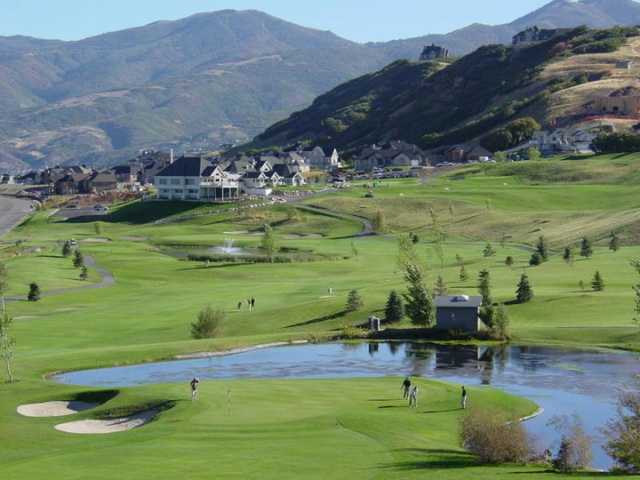 A view of the 8th green at Eaglewood Golf Course