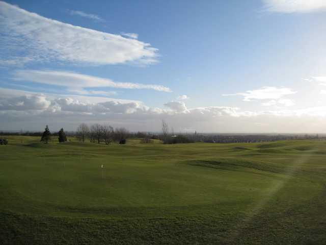 Beautiful shot of the putting green and 18th hole at Hart Common Golf Club