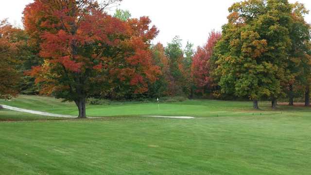 A view of the 6th green at Maplewood Golf Club.