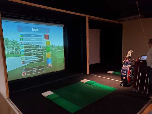 The Players Cabin (Indoor Golf)