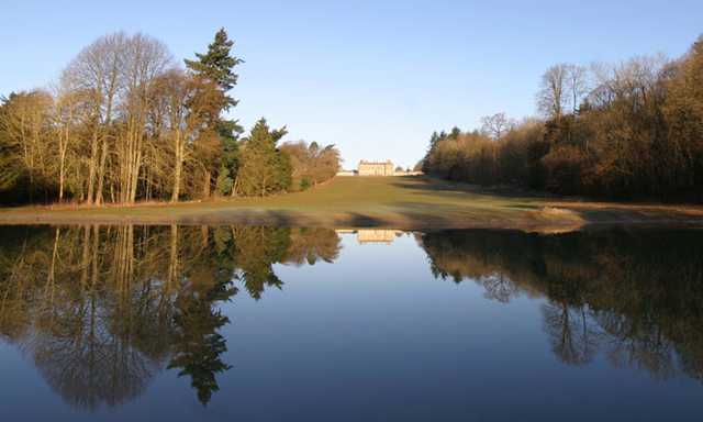 A view over the water of fairway #11 at Heythrop Park Resort